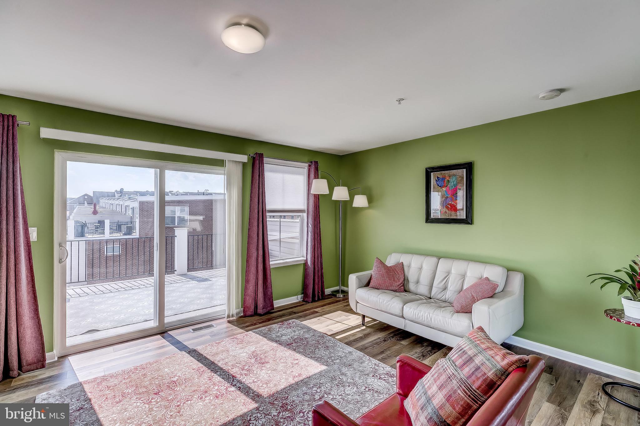 ATHENA SQUARE - Residential