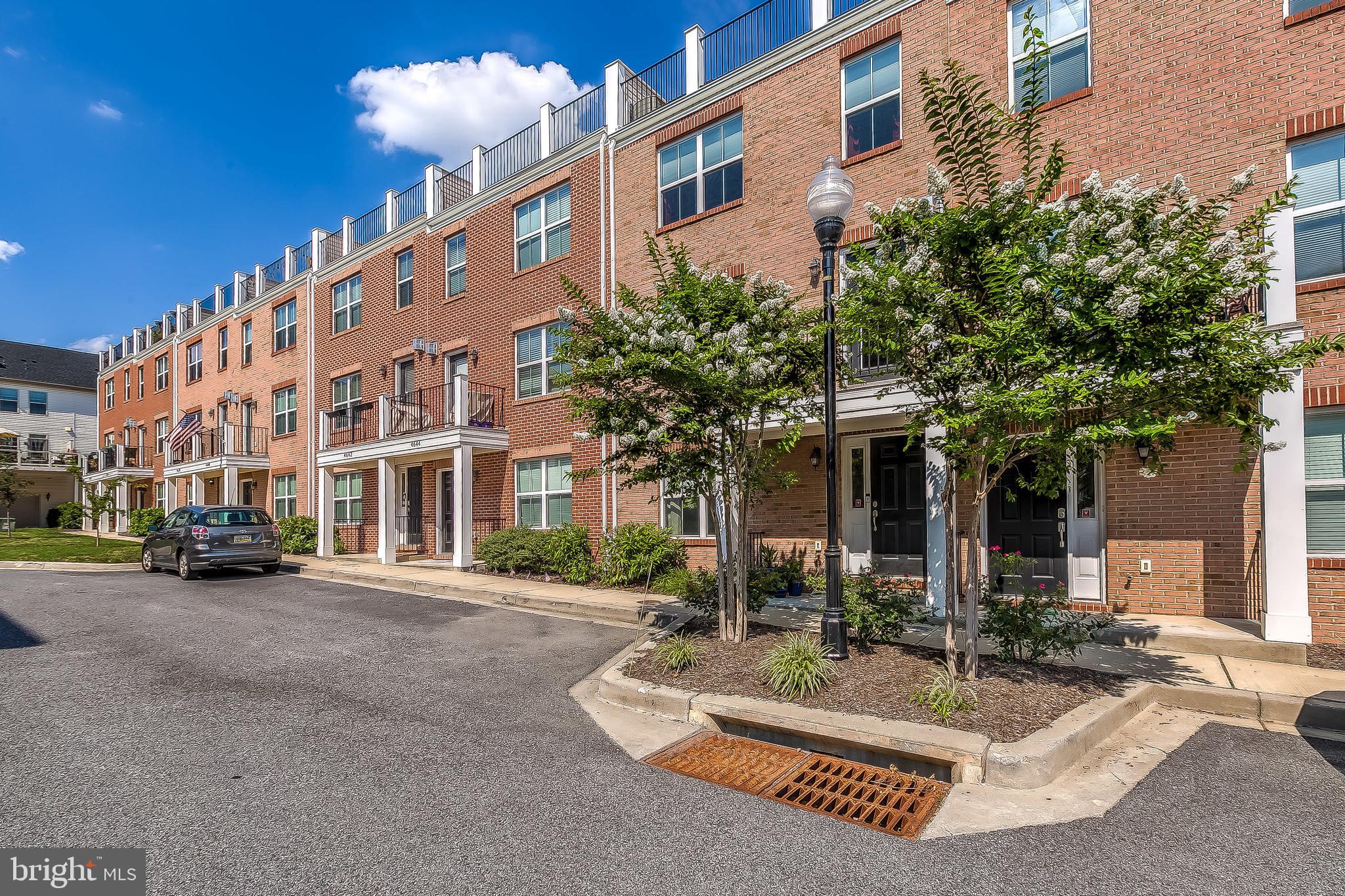 ATHENA SQUARE - Residential