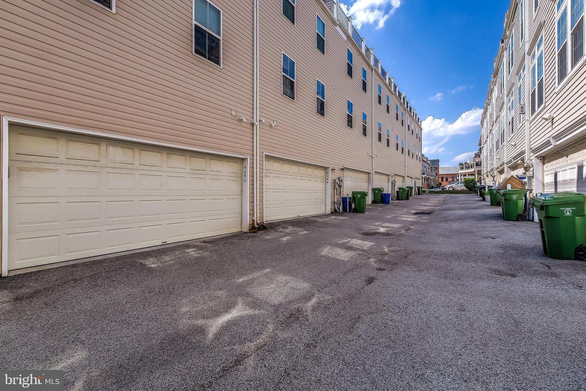 ATHENA SQUARE - Residential