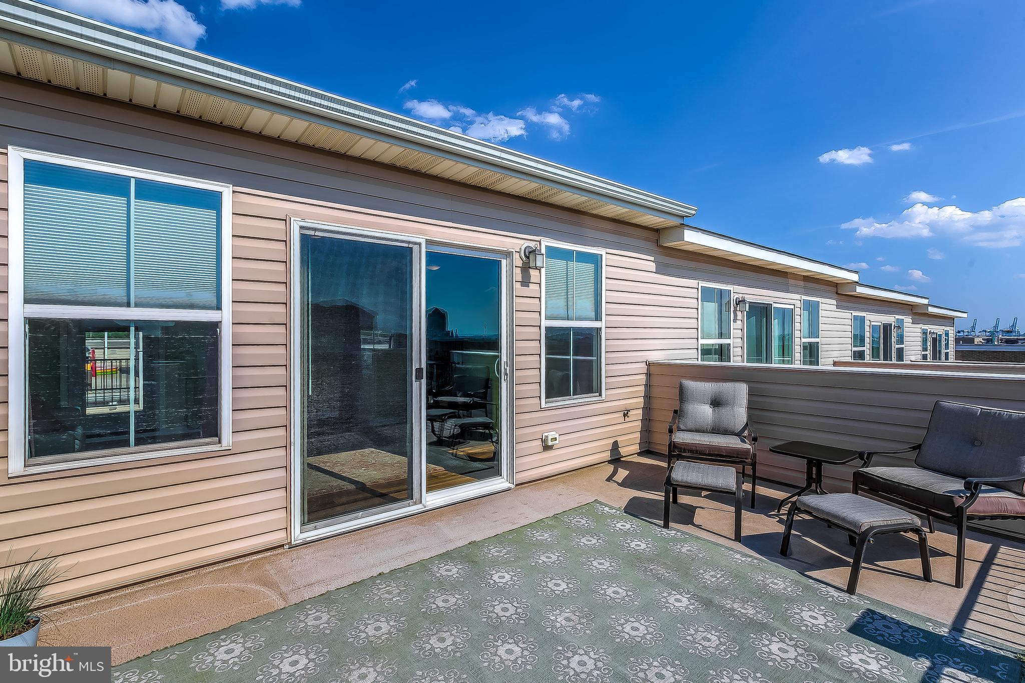 ATHENA SQUARE - Residential