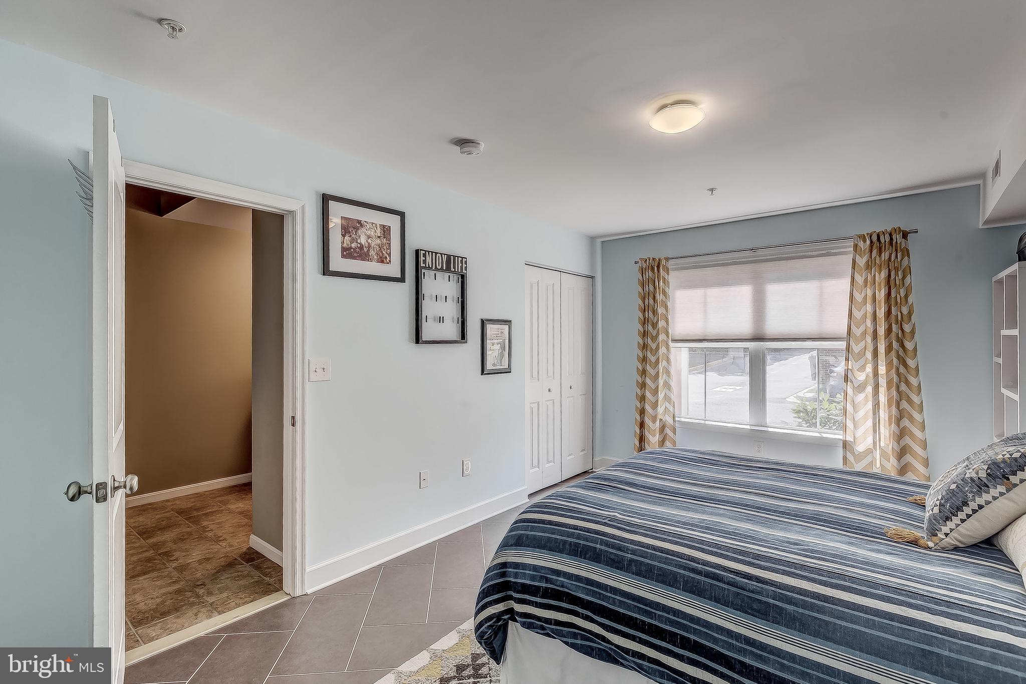 ATHENA SQUARE - Residential