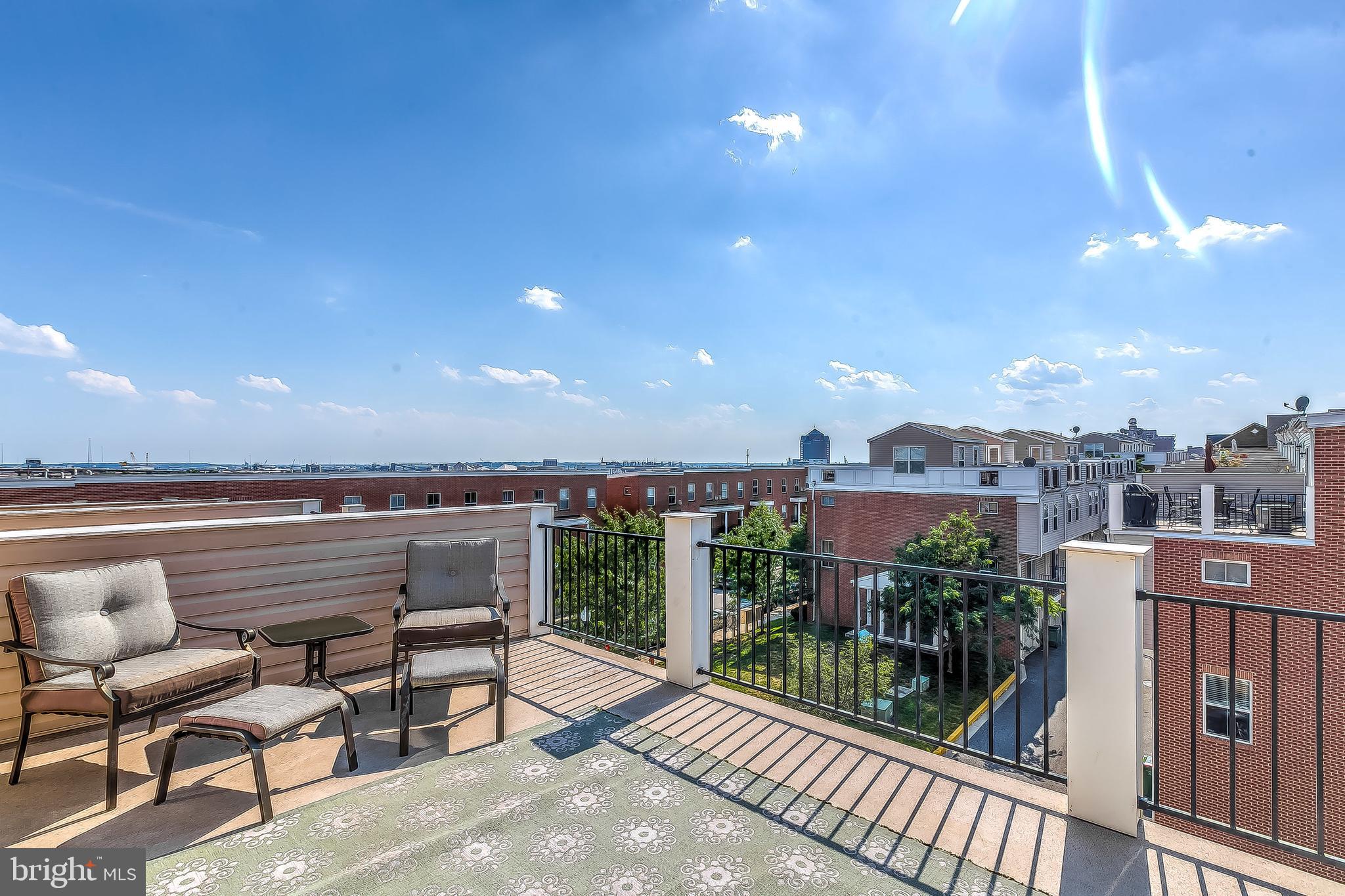 ATHENA SQUARE - Residential