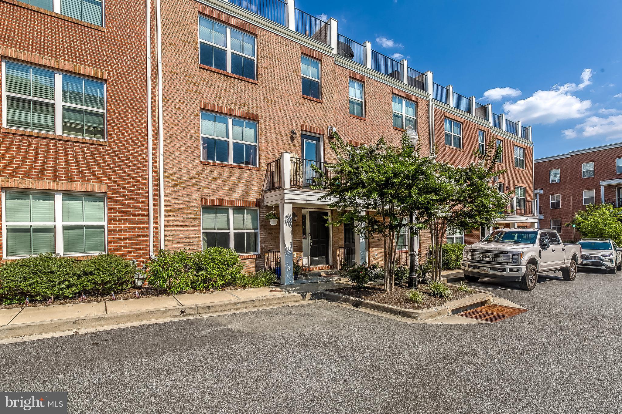 ATHENA SQUARE - Residential