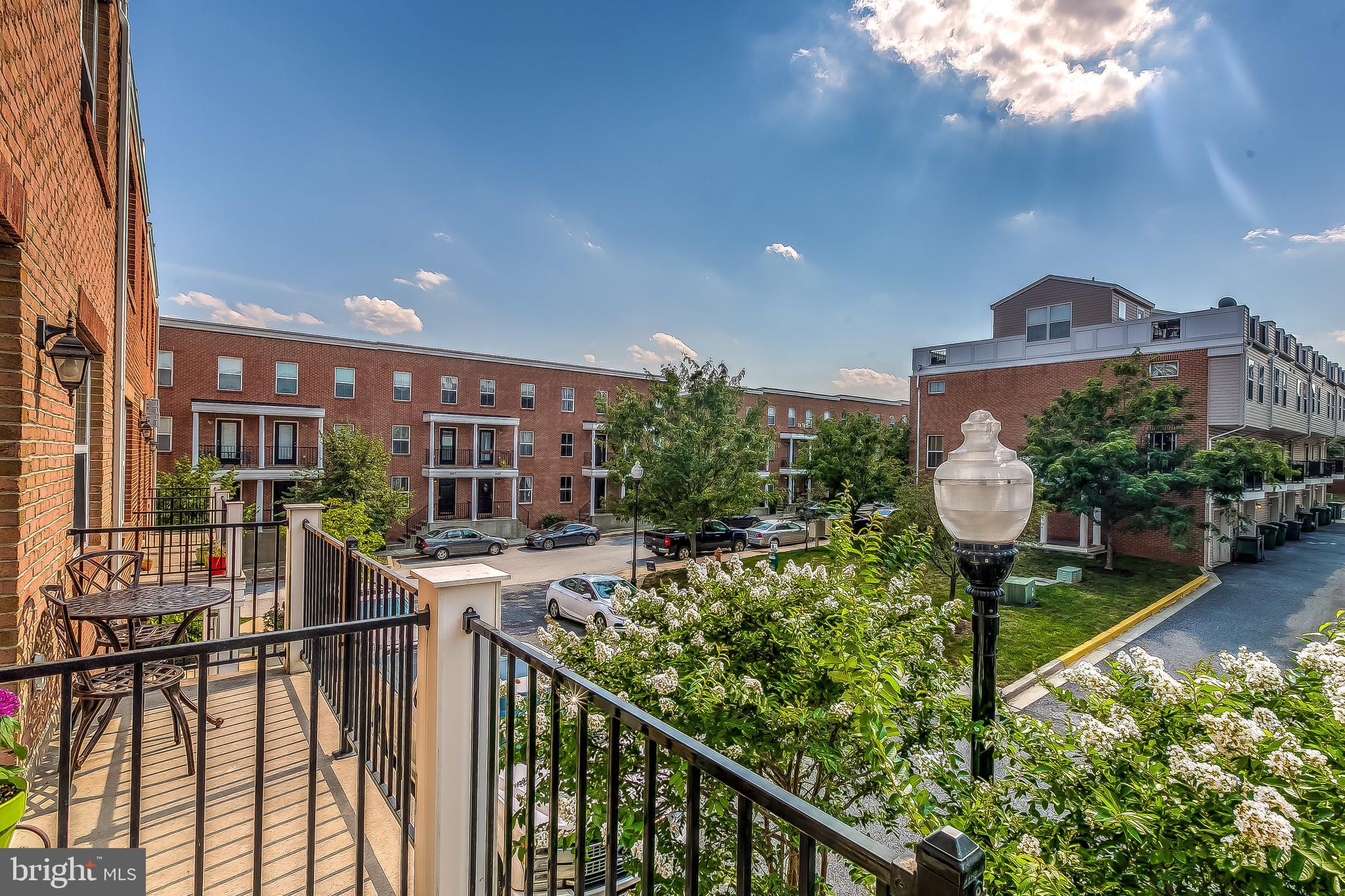 ATHENA SQUARE - Residential