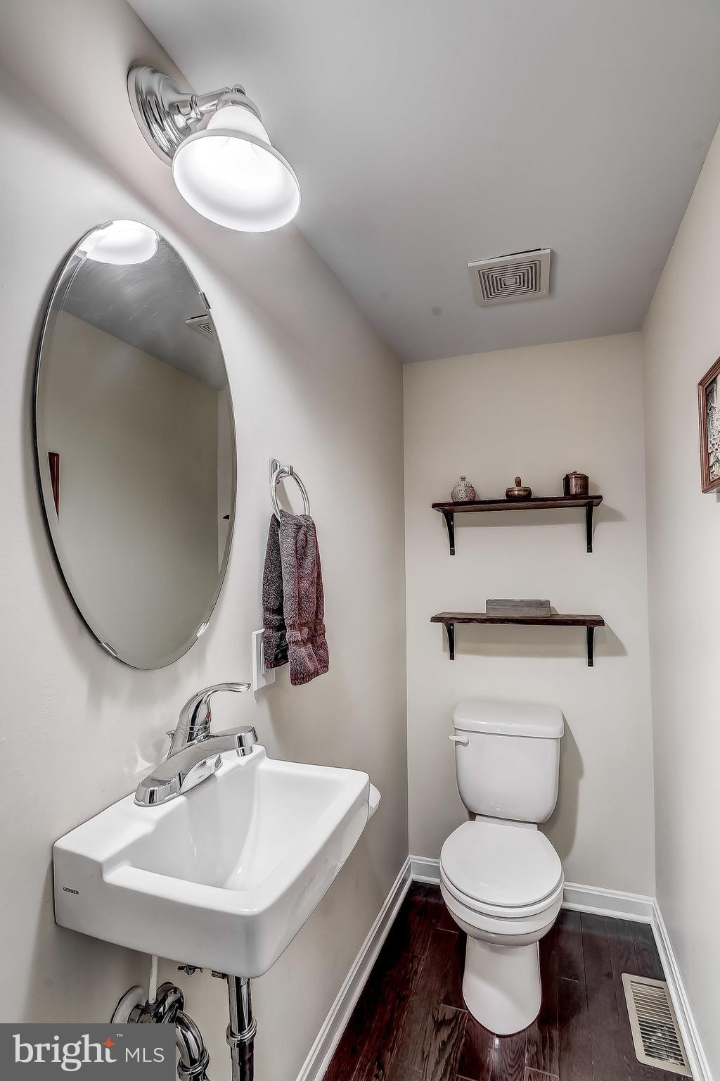 ATHENA SQUARE - Residential