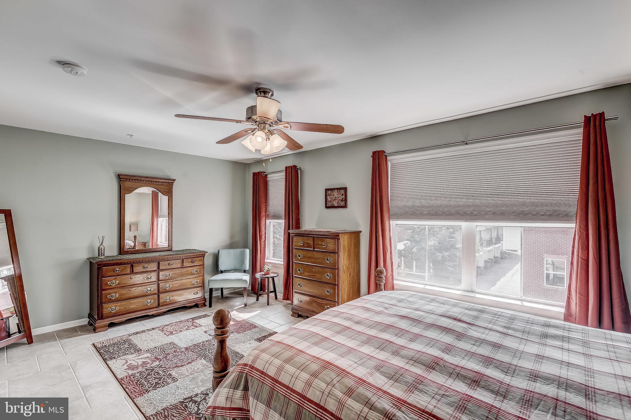 ATHENA SQUARE - Residential