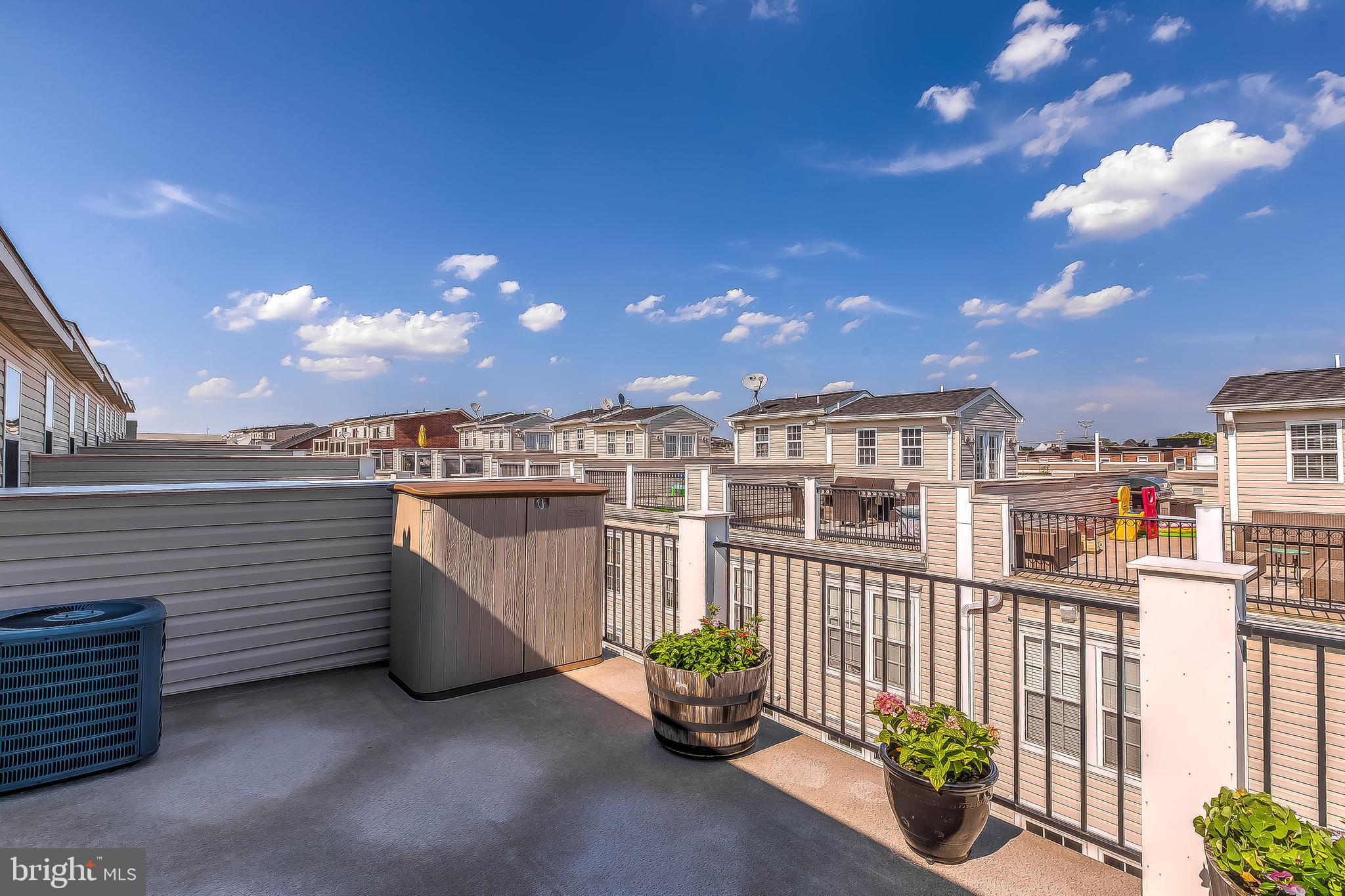 ATHENA SQUARE - Residential