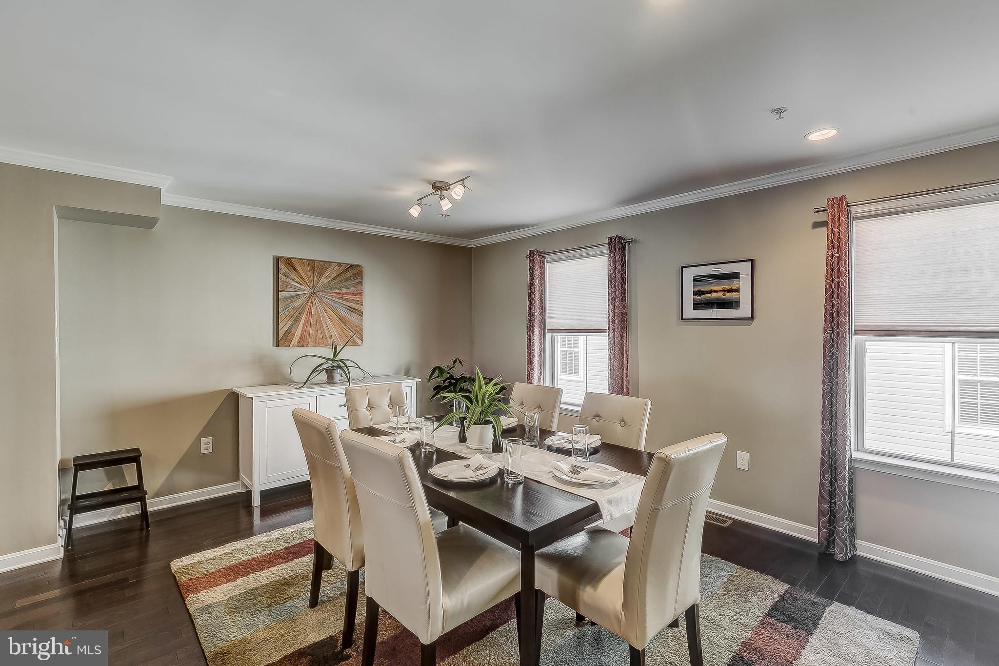 ATHENA SQUARE - Residential