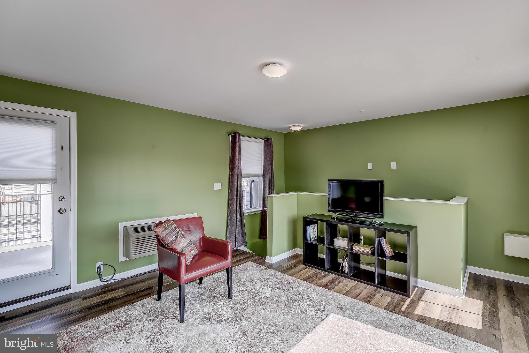 ATHENA SQUARE - Residential