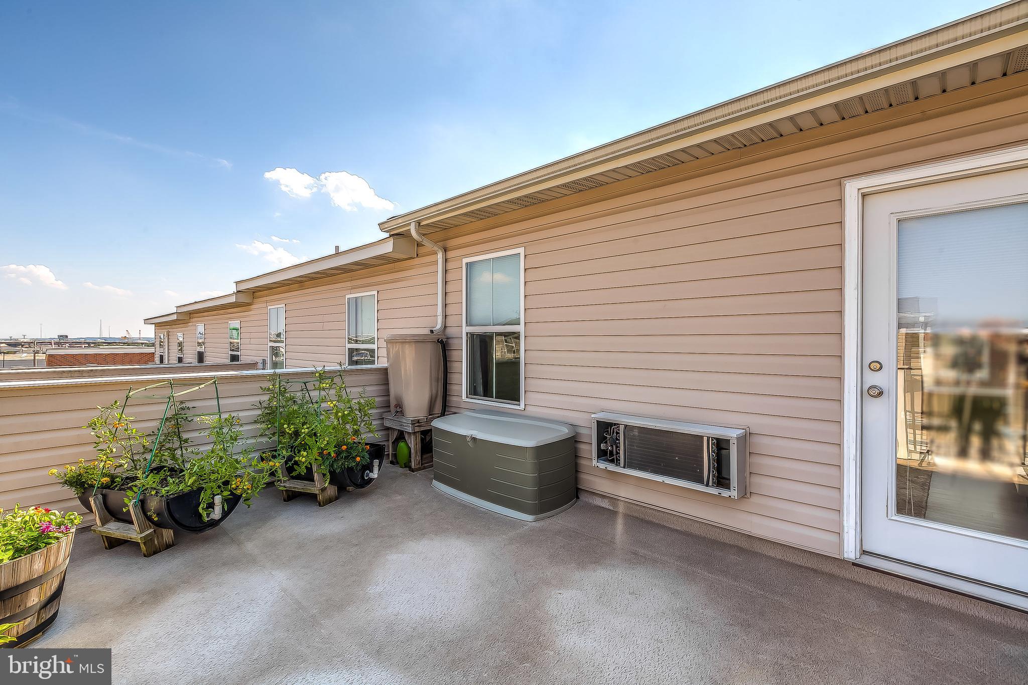 ATHENA SQUARE - Residential