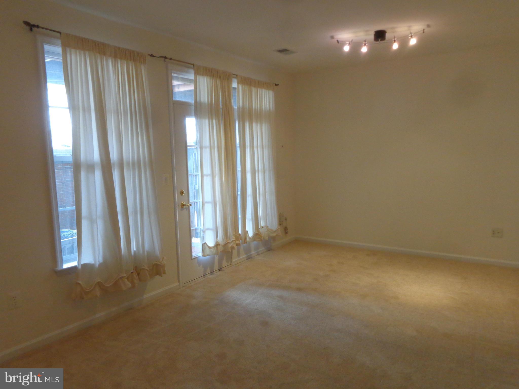 ROCKLAND VILLAGE - Residential