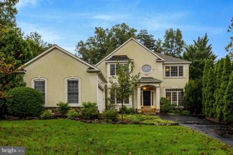 Photo of 902 Leona Lane, HERNDON, VA 20170 (MLS # VAFX2340430)