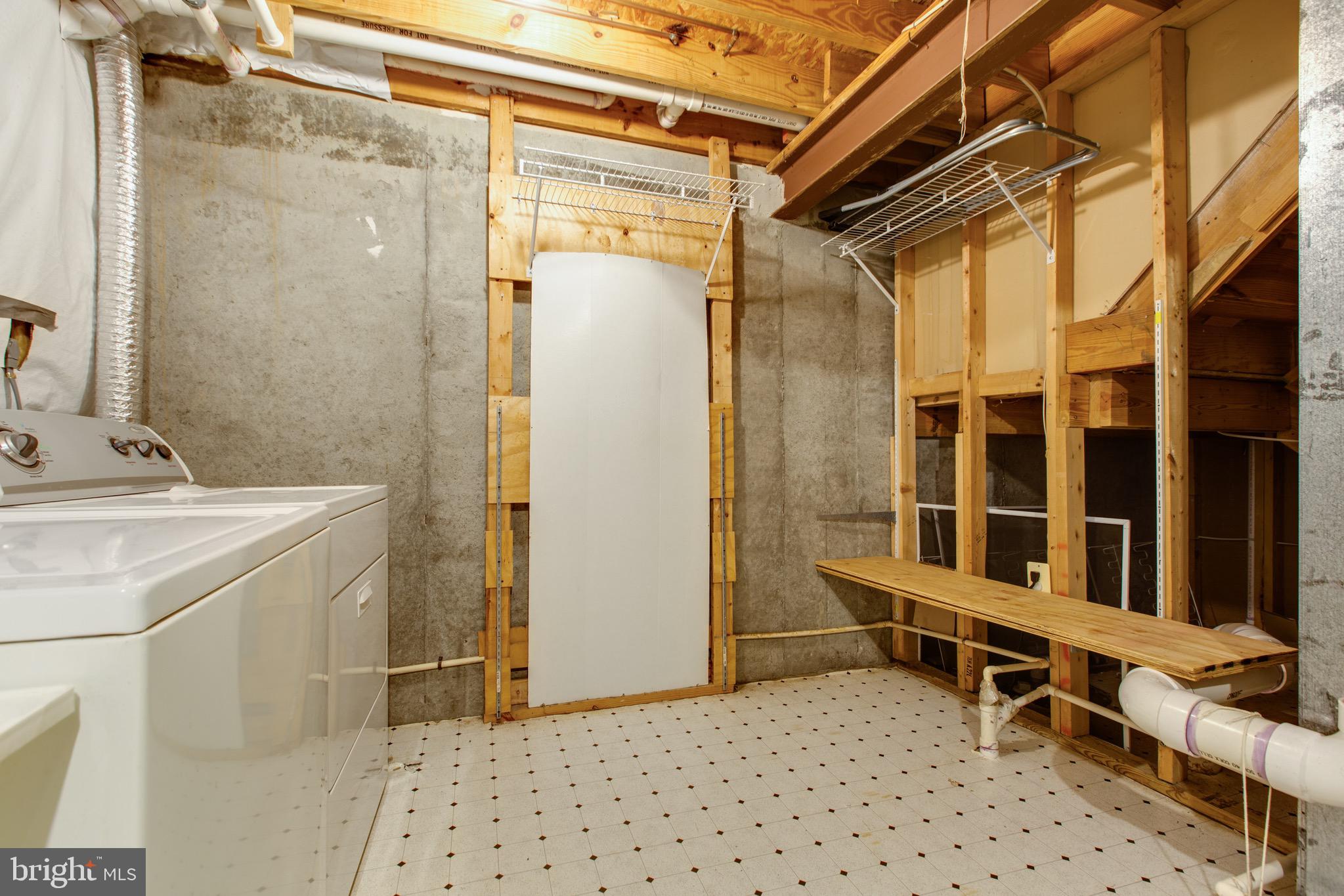 BRIGHTFIELD - Residential Lease