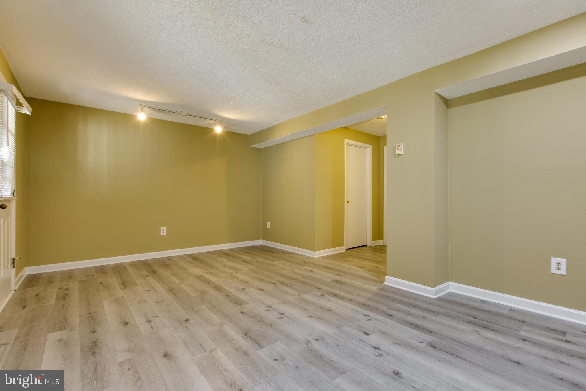 BRIGHTFIELD - Residential Lease