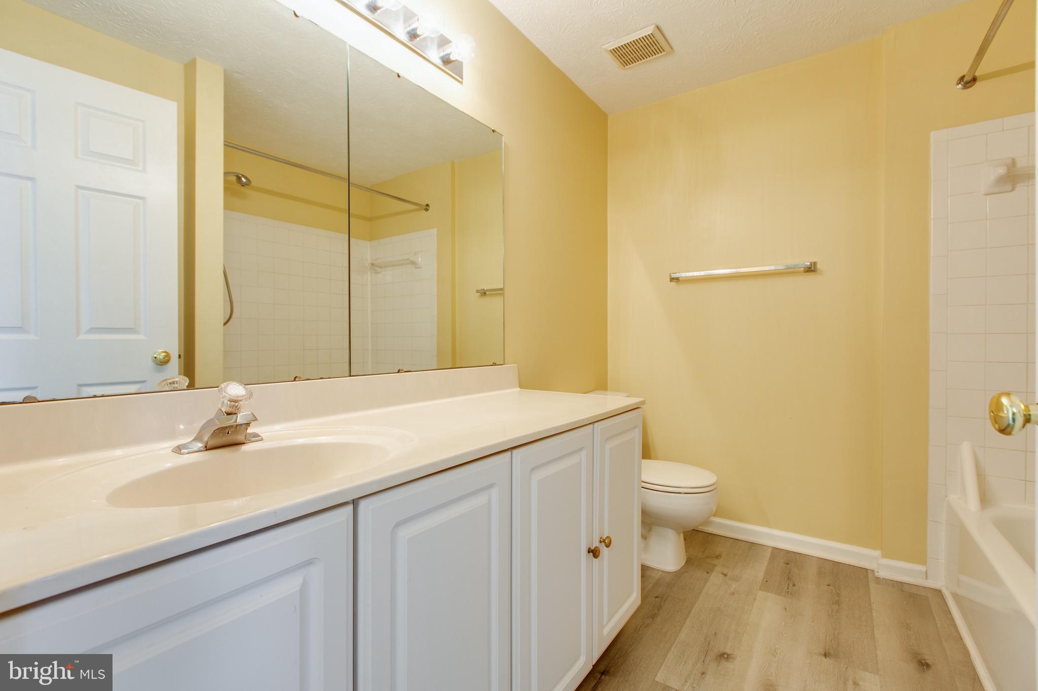 BRIGHTFIELD - Residential Lease