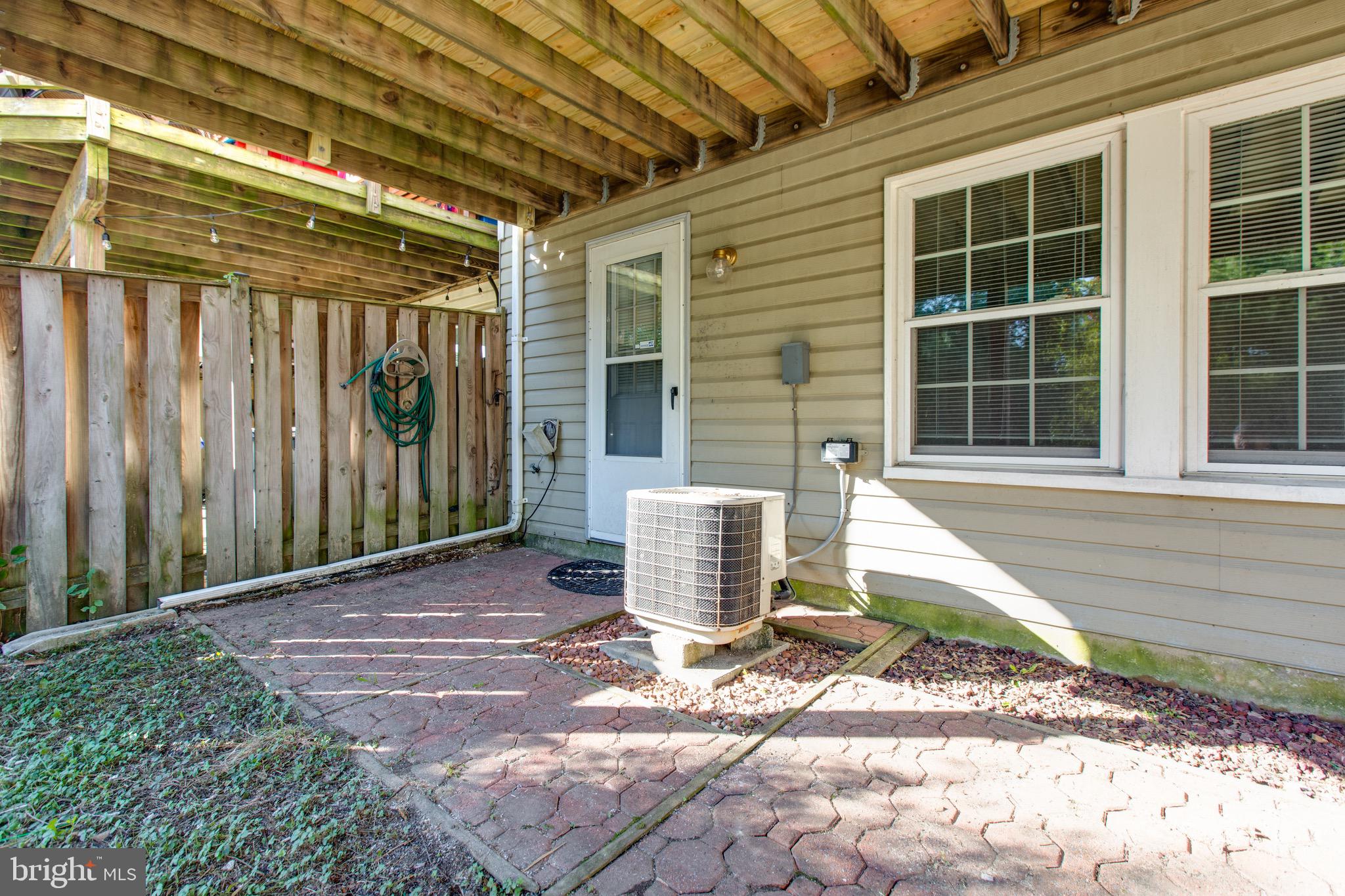 BRIGHTFIELD - Residential Lease