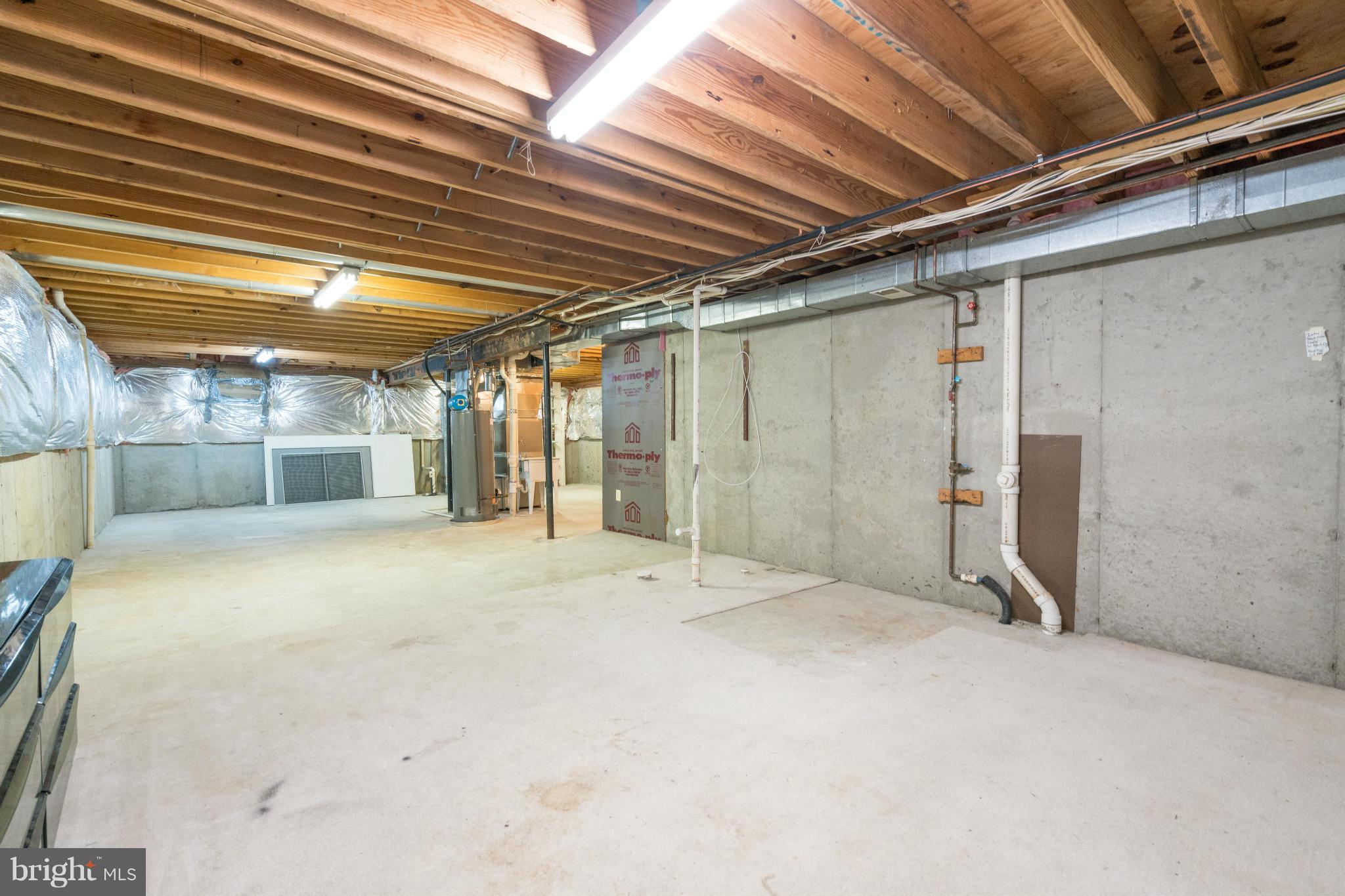 POTOMAC LAKES - Residential