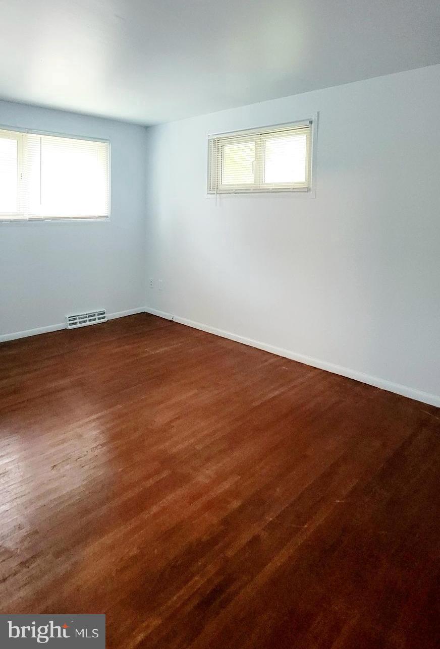 KENT VILLAGE - Residential Lease