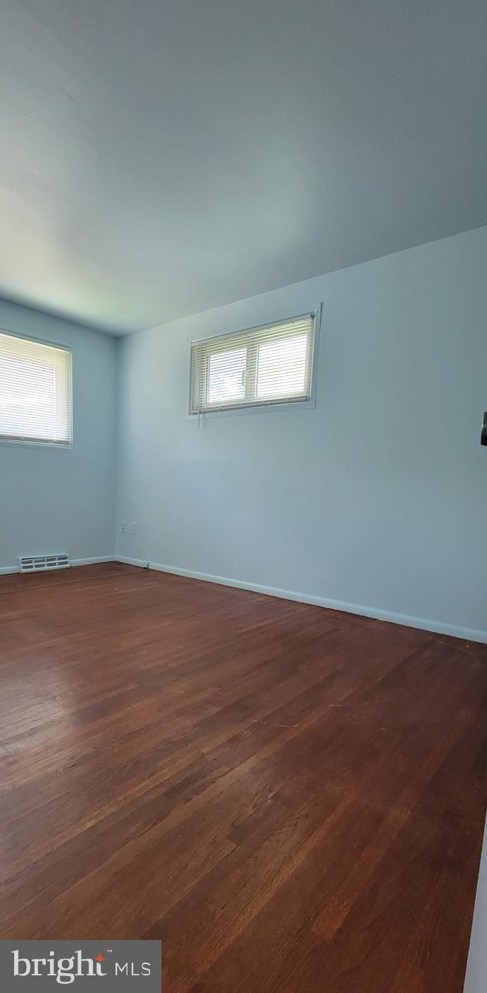 KENT VILLAGE - Residential Lease