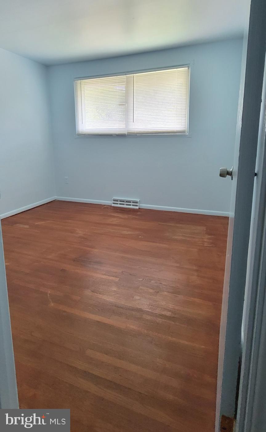 KENT VILLAGE - Residential Lease