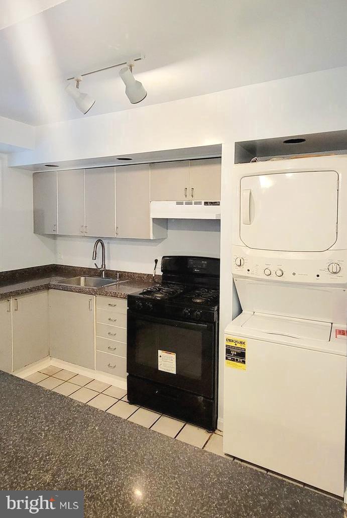 KENT VILLAGE - Residential Lease