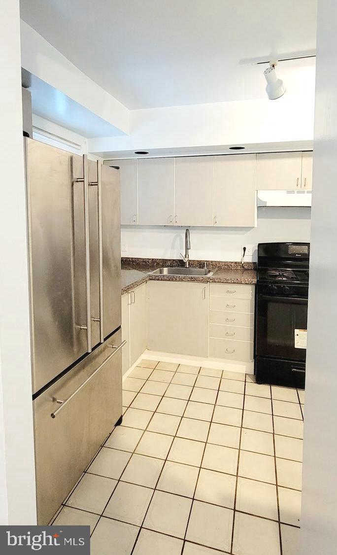 KENT VILLAGE - Residential Lease