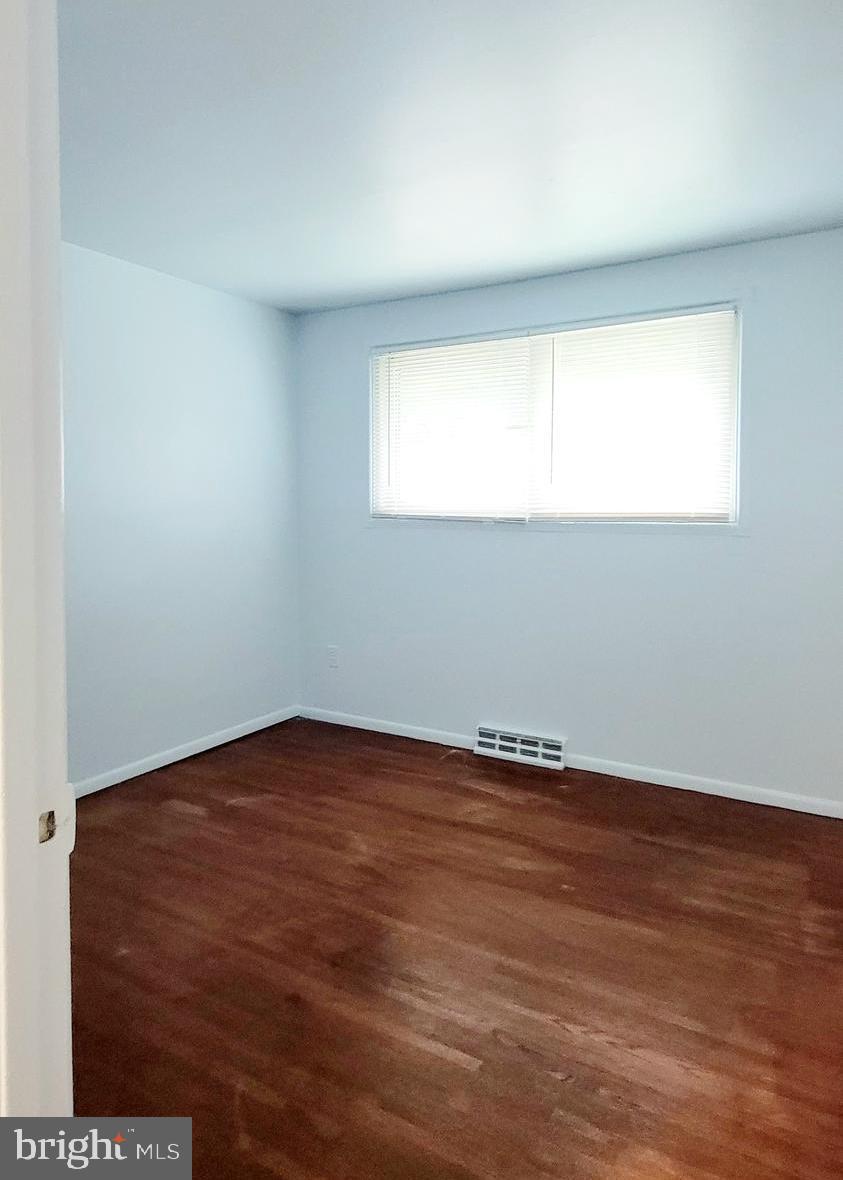 KENT VILLAGE - Residential Lease