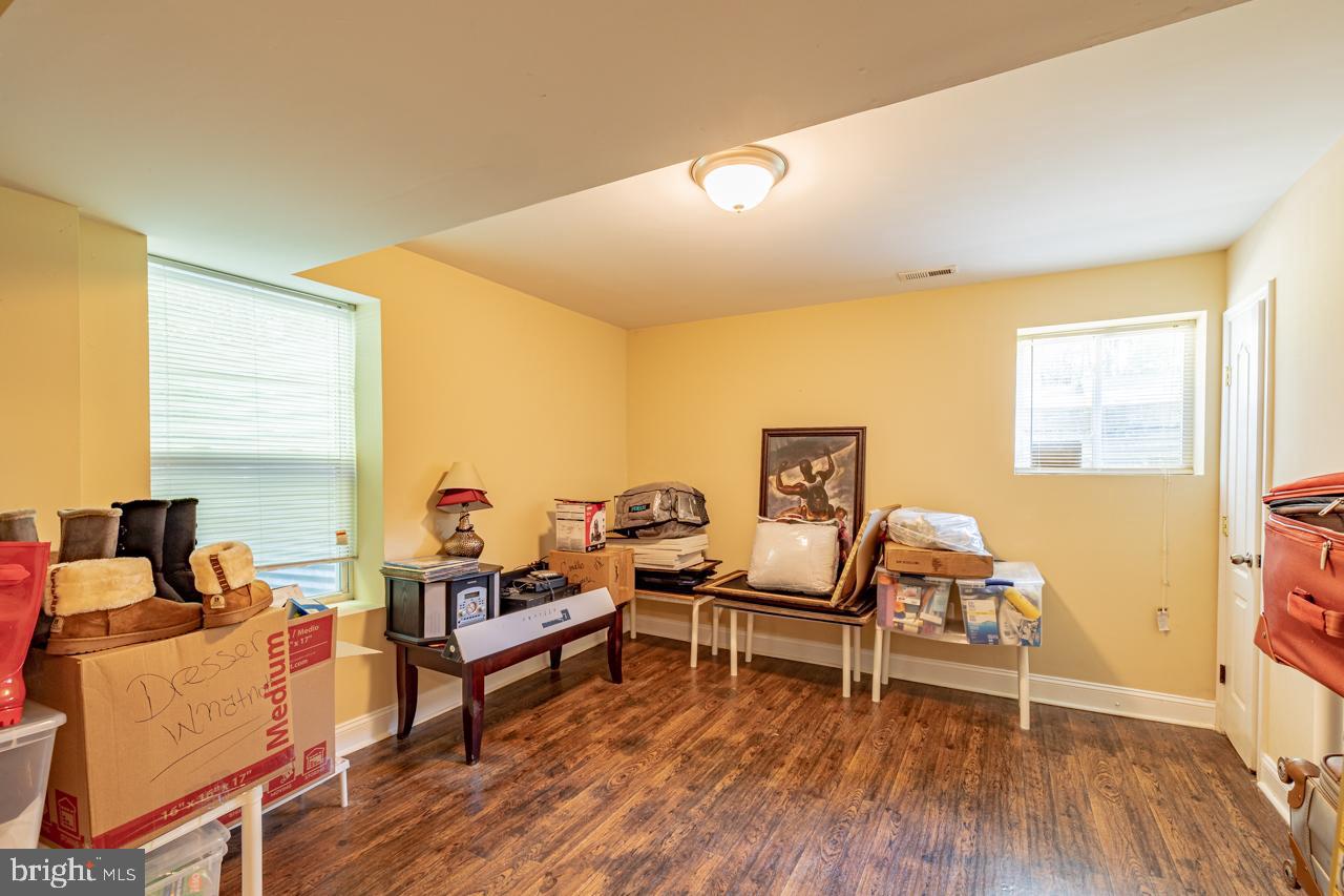 EARLY MANOR - Residential