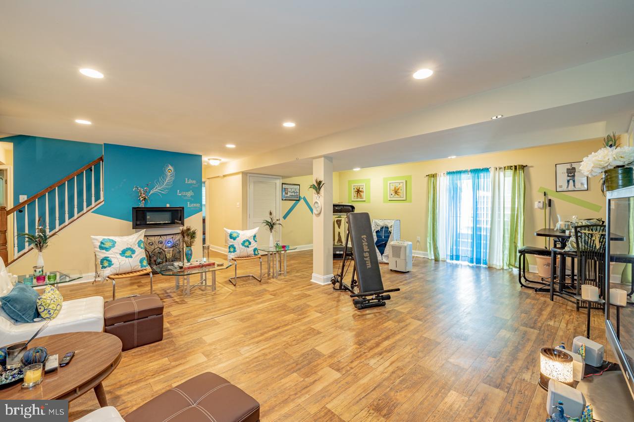 EARLY MANOR - Residential