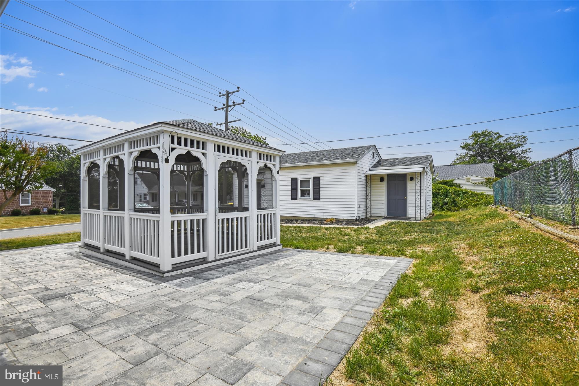 ROLAND TERRACE - Residential