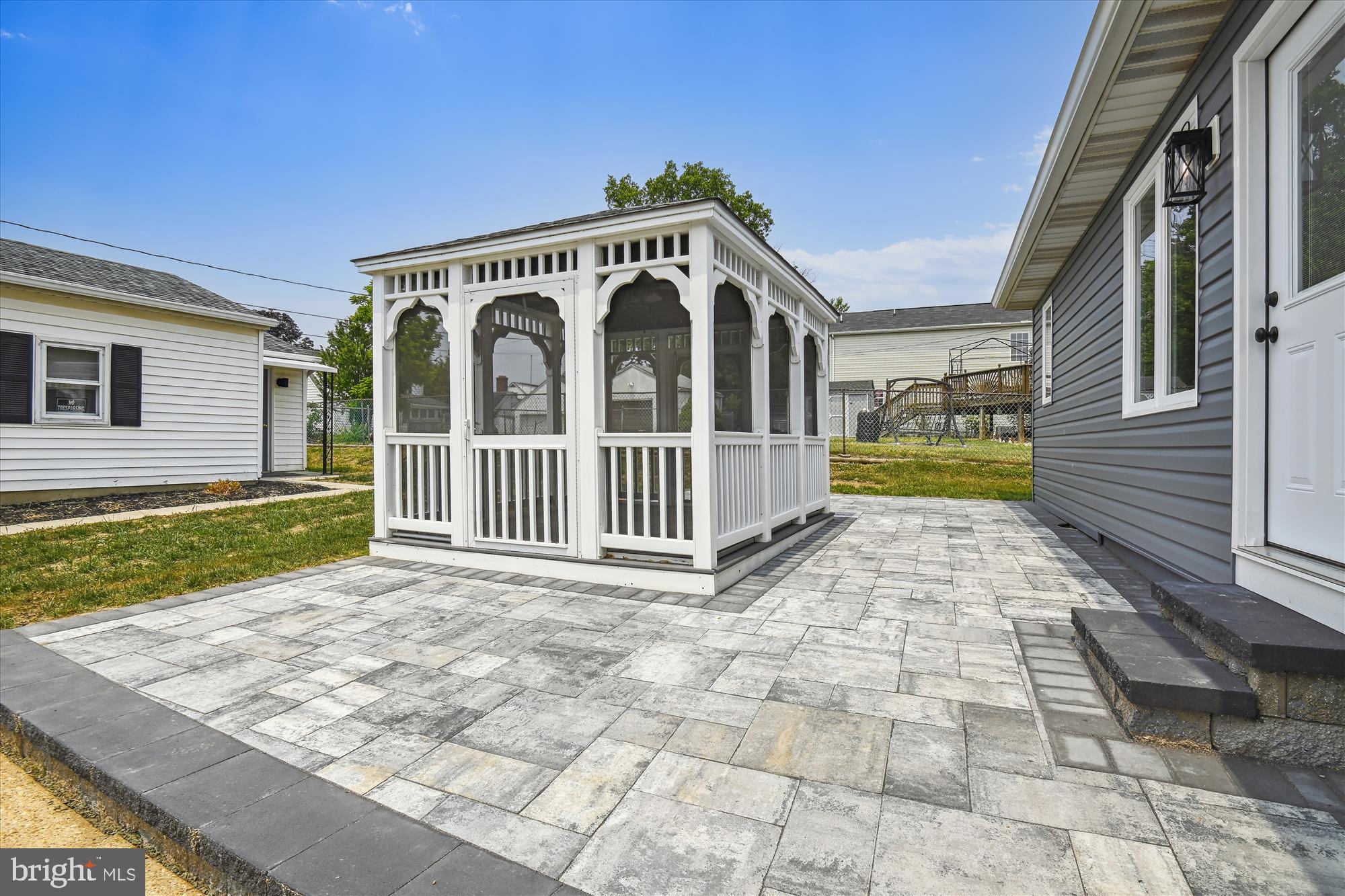 ROLAND TERRACE - Residential