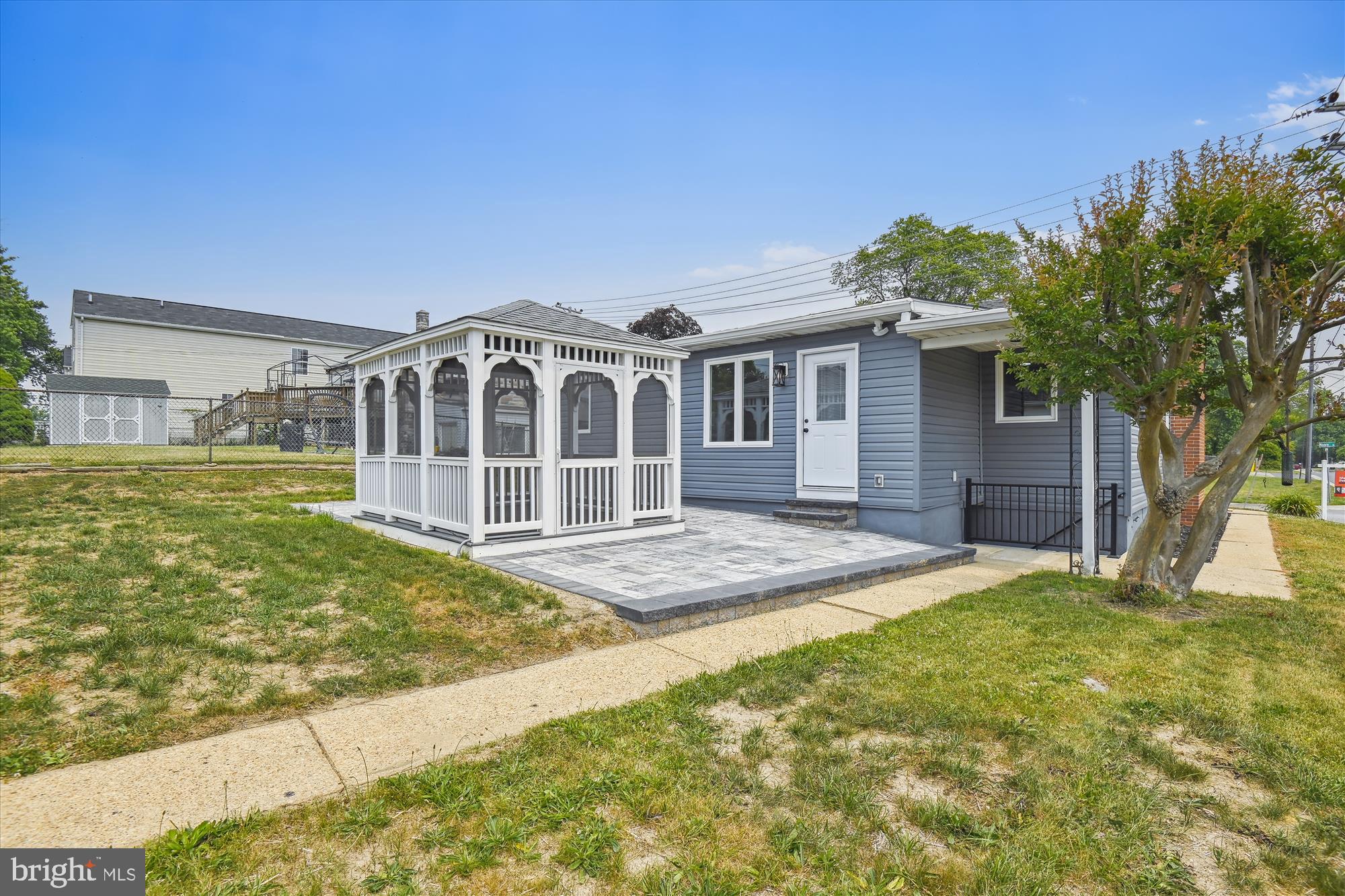 ROLAND TERRACE - Residential