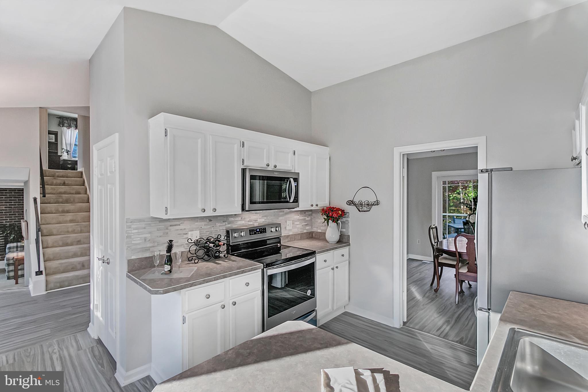 STONEGATE VILLAGE - Residential