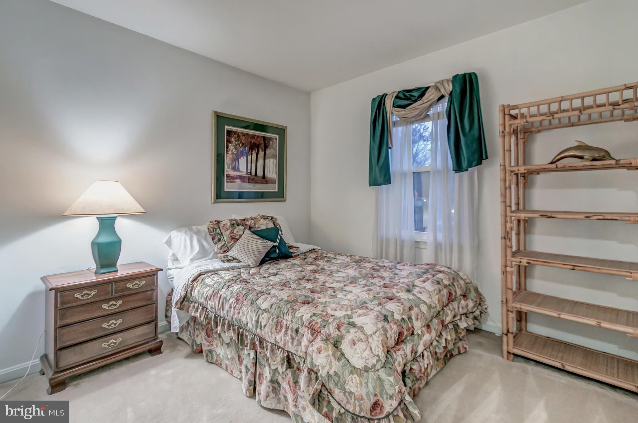 STONEGATE VILLAGE - Residential