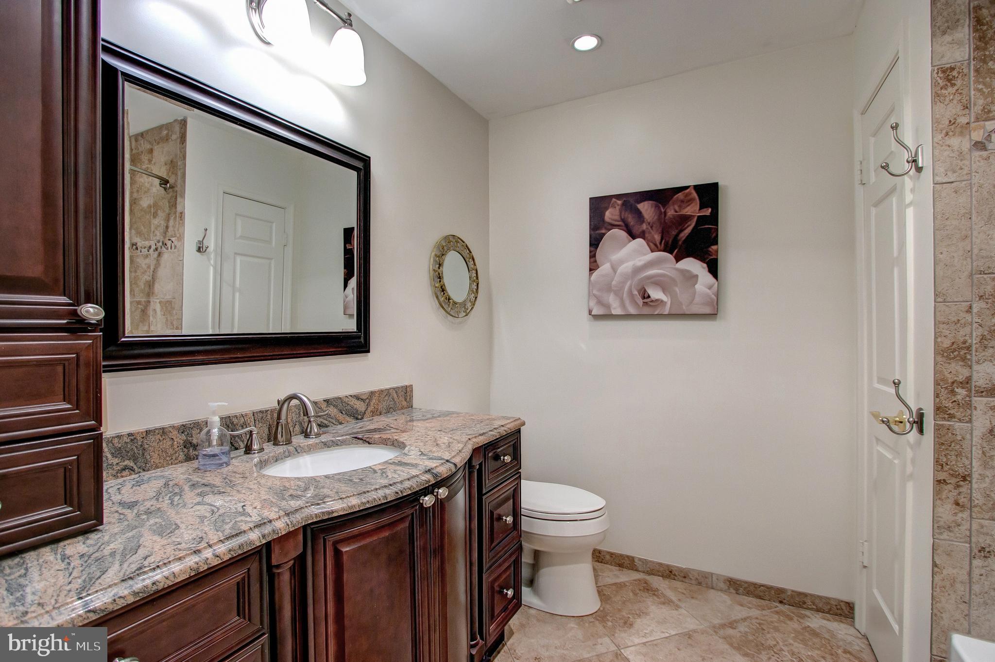 STONEGATE VILLAGE - Residential