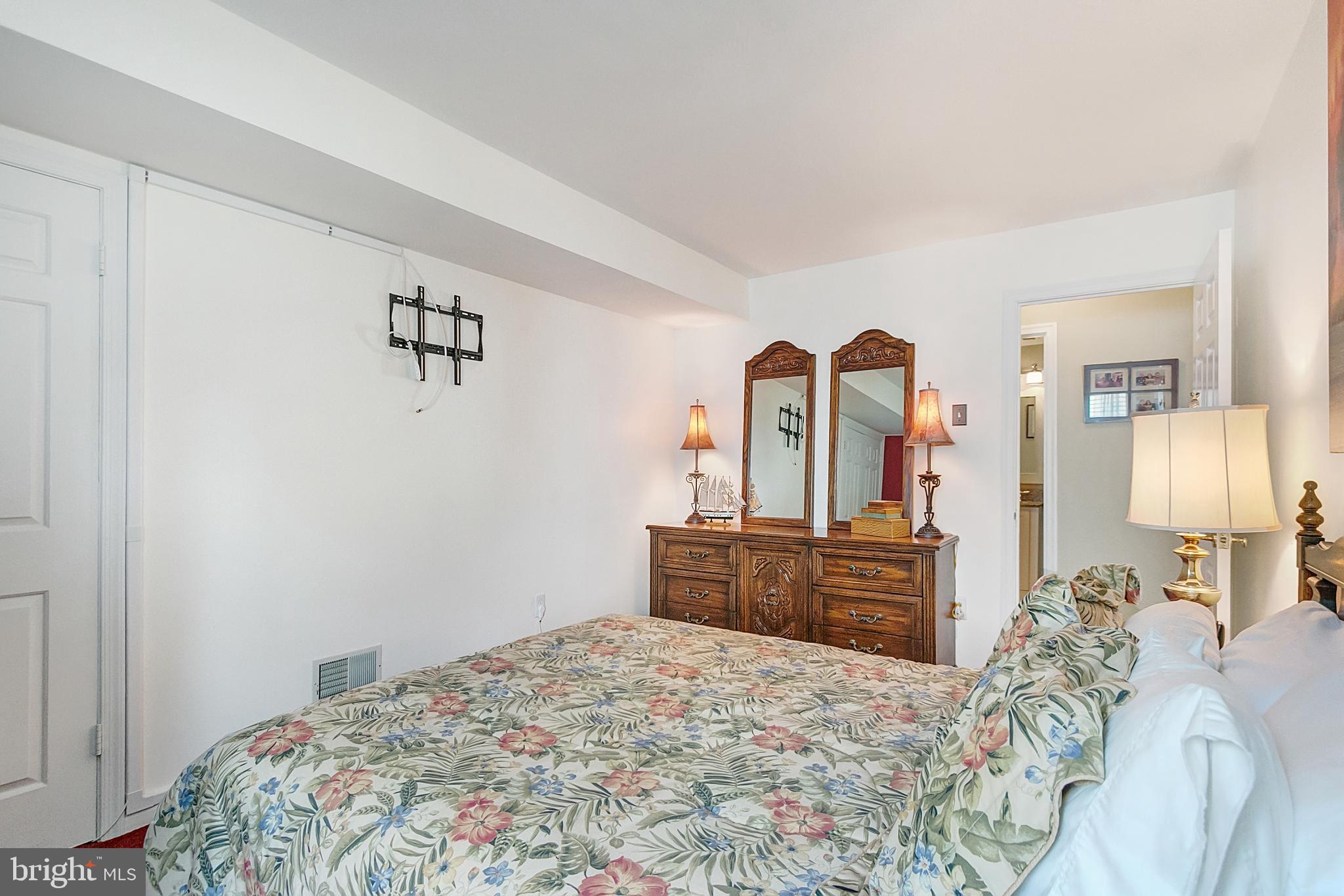 STONEGATE VILLAGE - Residential