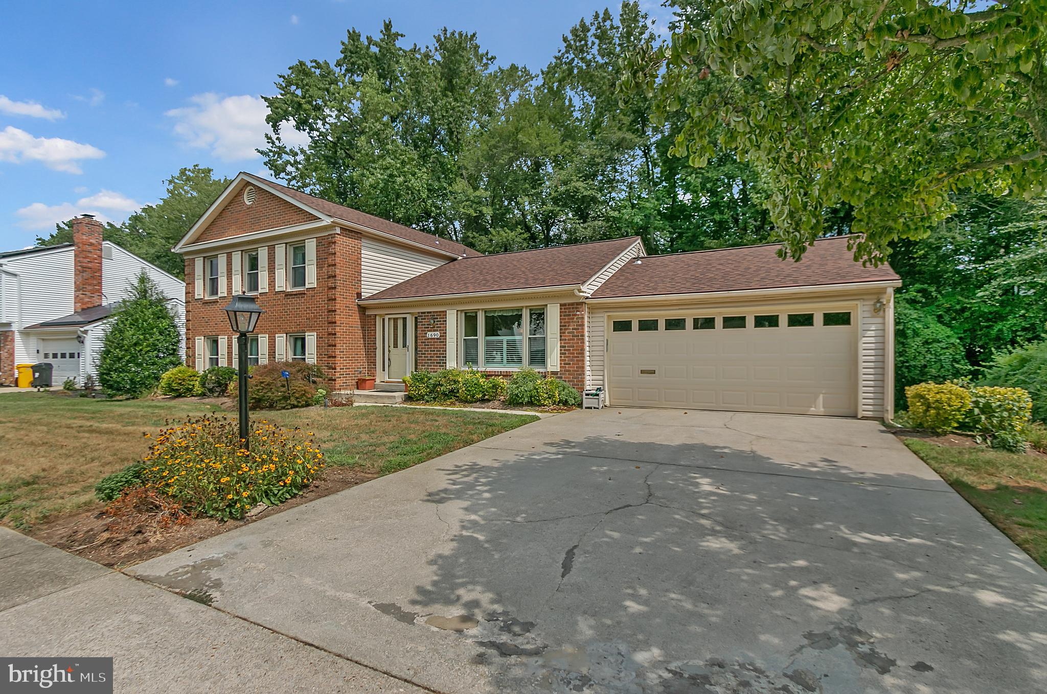 STONEGATE VILLAGE - Residential