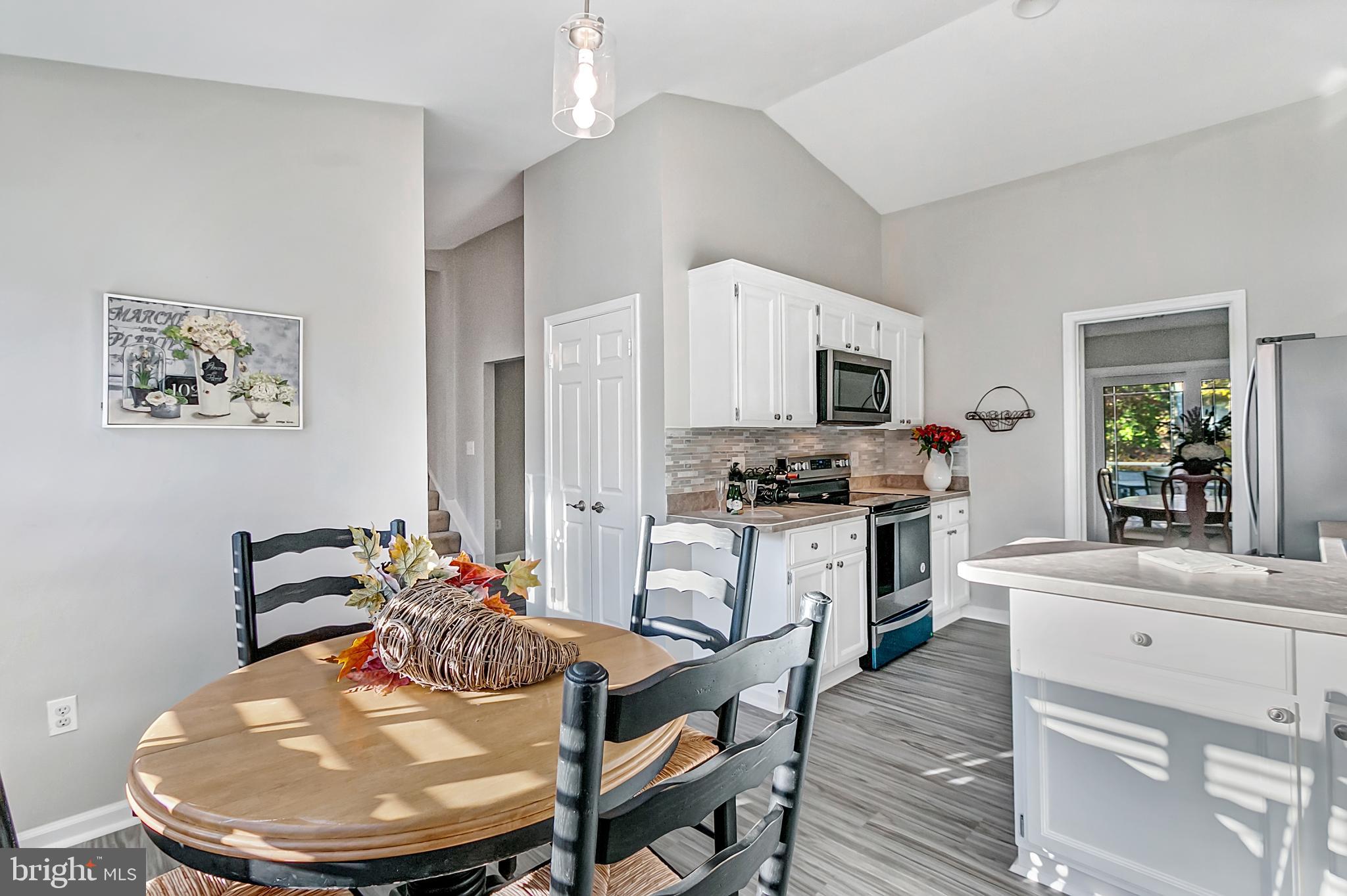 STONEGATE VILLAGE - Residential