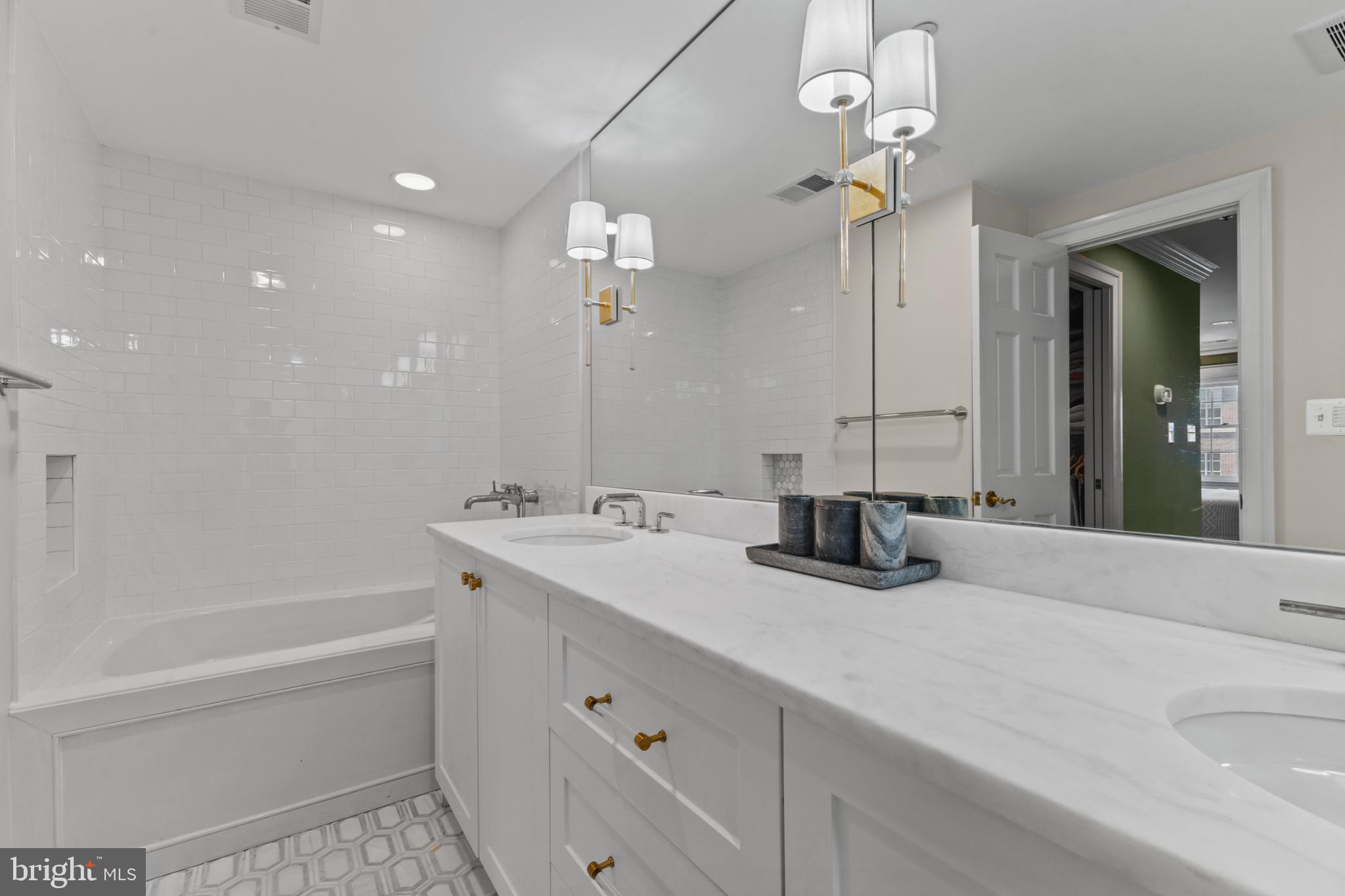 HARBORSIDE - Residential