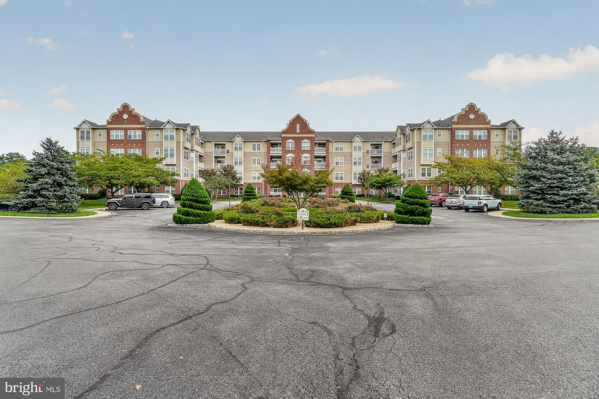 2250 BEAR DEN ROAD 305