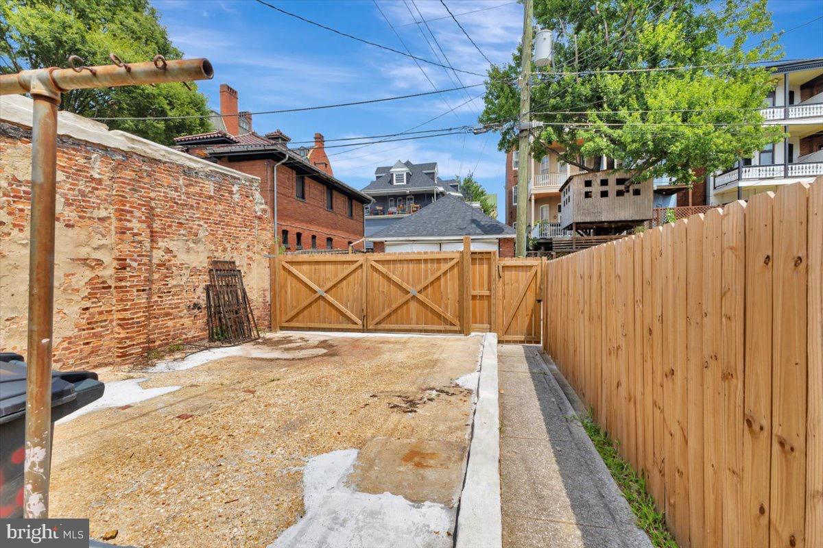 RESERVOIR HILL - Residential Income