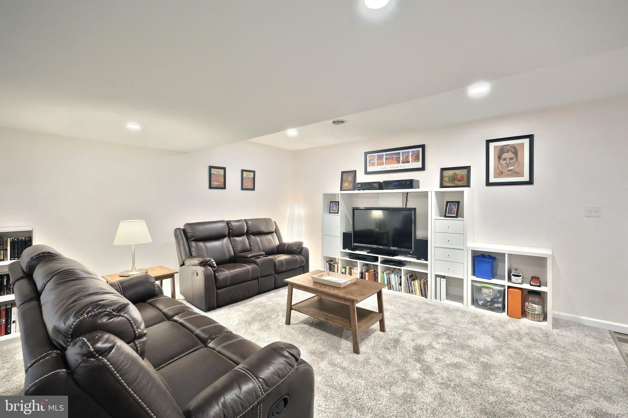 HAMPTON HEIGHTS - Residential