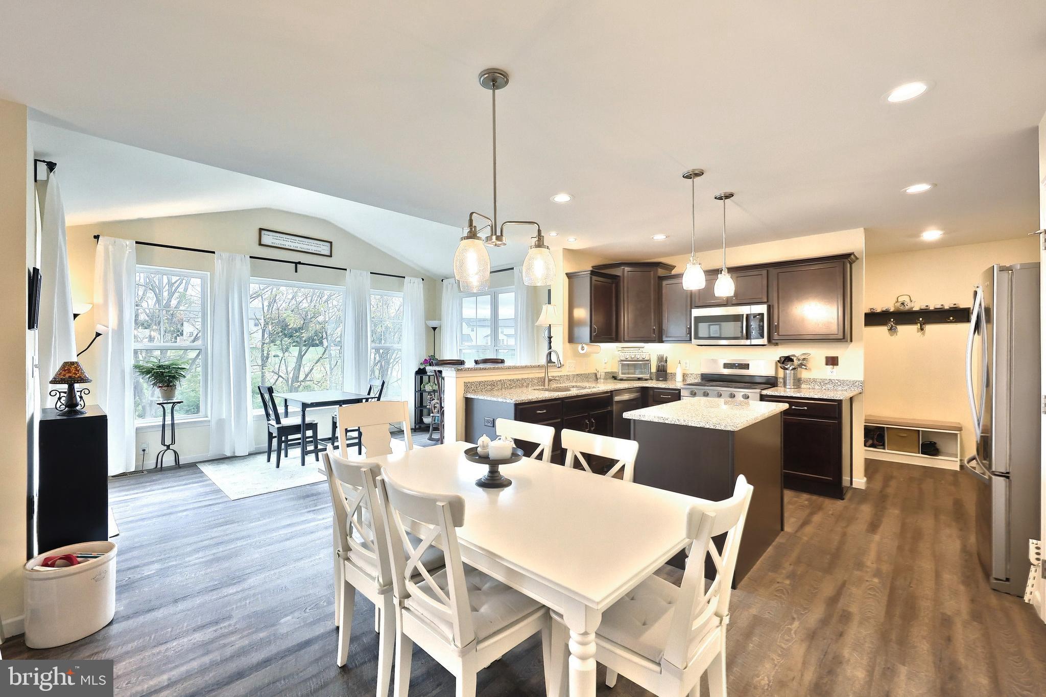 HAMPTON HEIGHTS - Residential