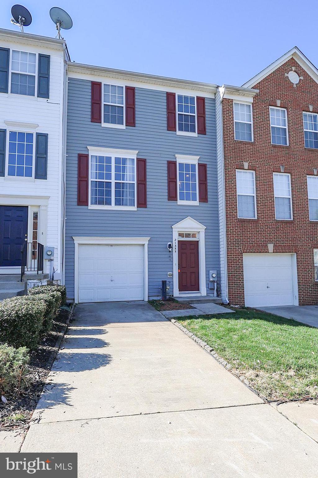 WESTBURY - Residential