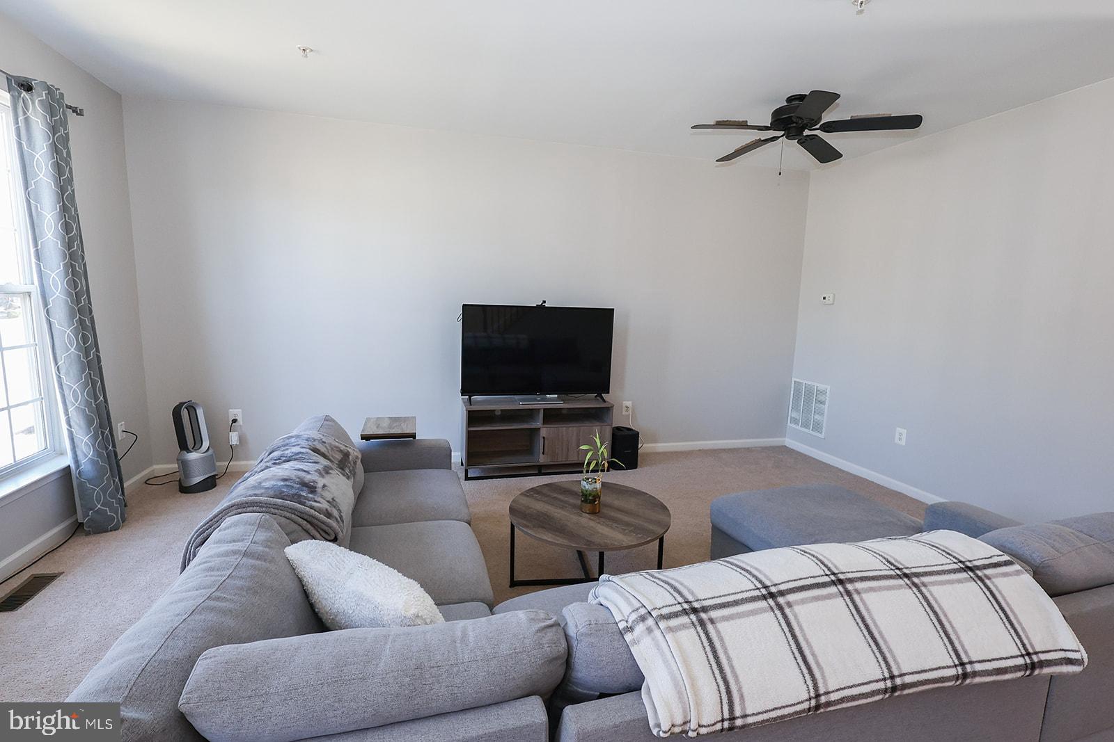 WESTBURY - Residential