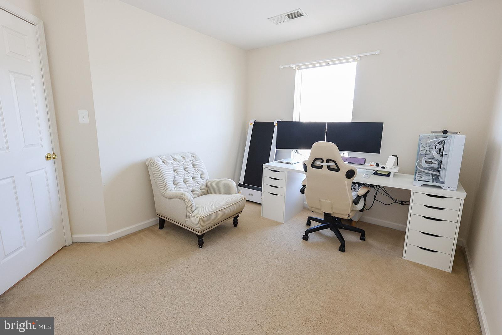 WESTBURY - Residential