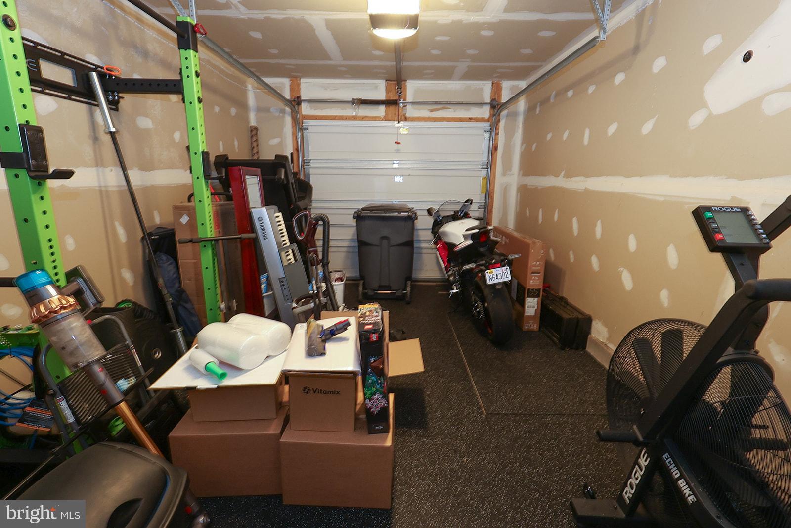 WESTBURY - Residential