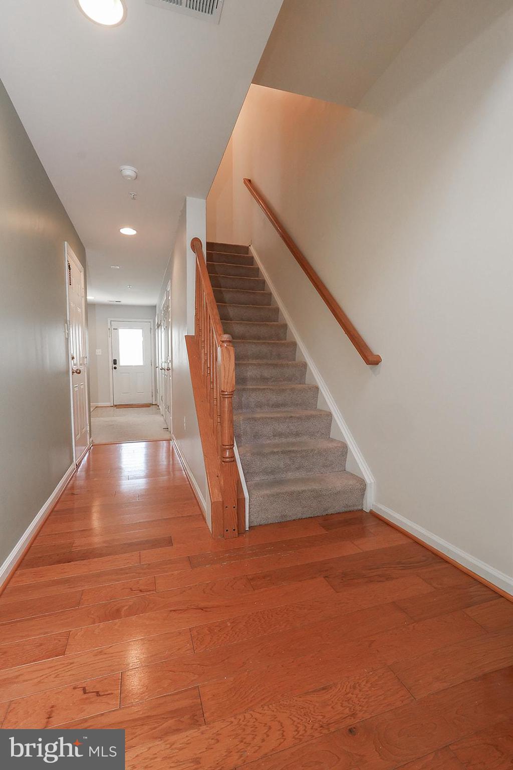 WESTBURY - Residential