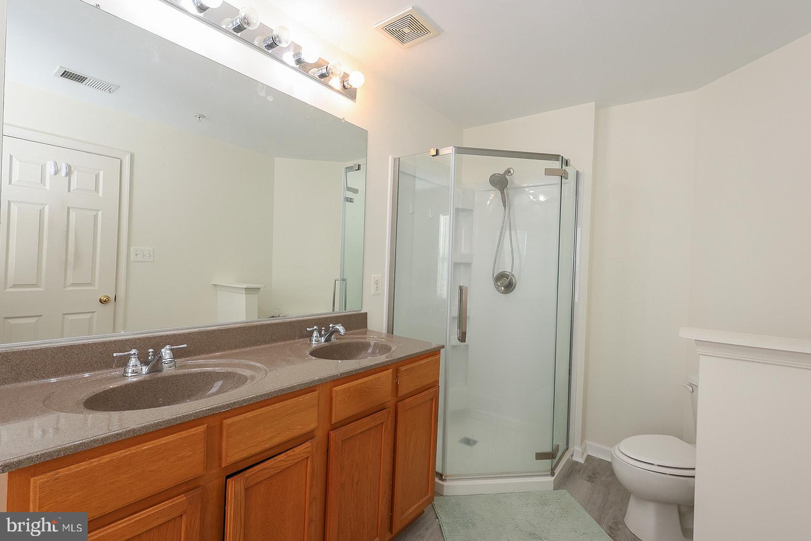 WESTBURY - Residential