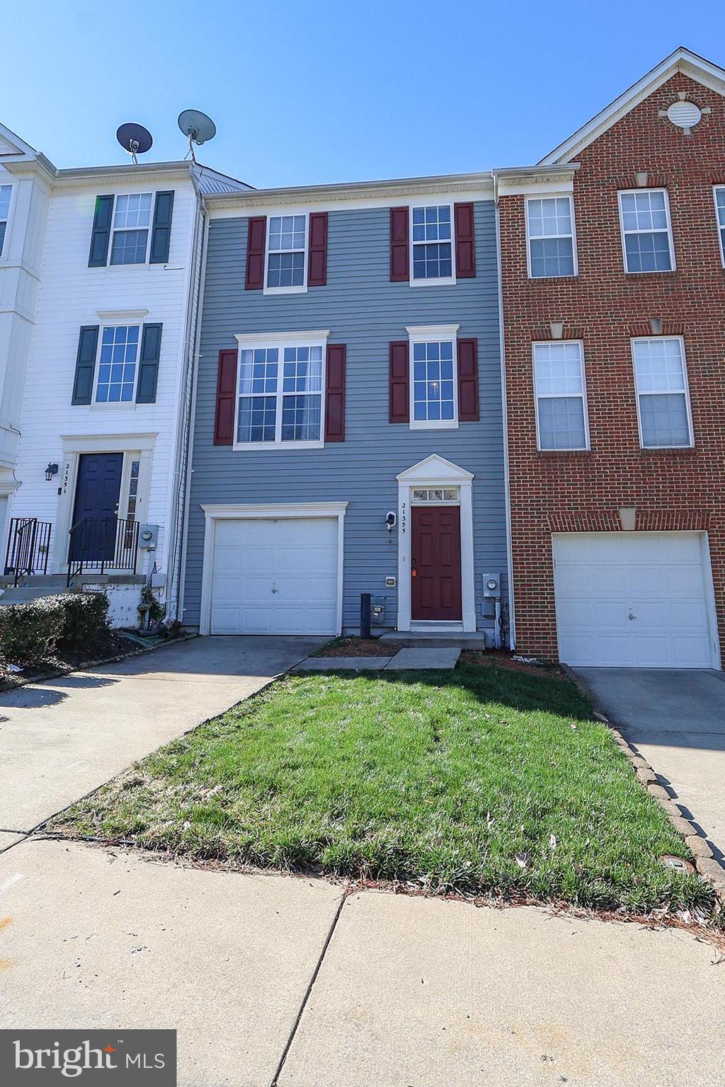 WESTBURY - Residential